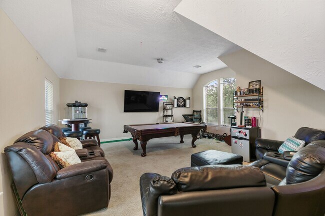 Building Photo - 2560 Costa Mesa Cir