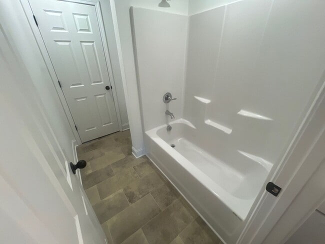 Building Photo - 312 Traywick Pl