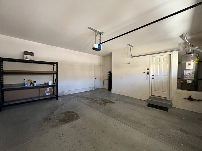Building Photo - Stylish 3-Bedroom Home with Loft in Gated Community