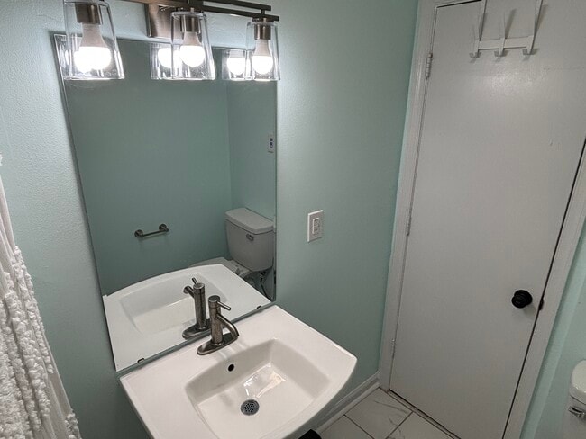 Building Photo - 4708 Leadenhall Dr