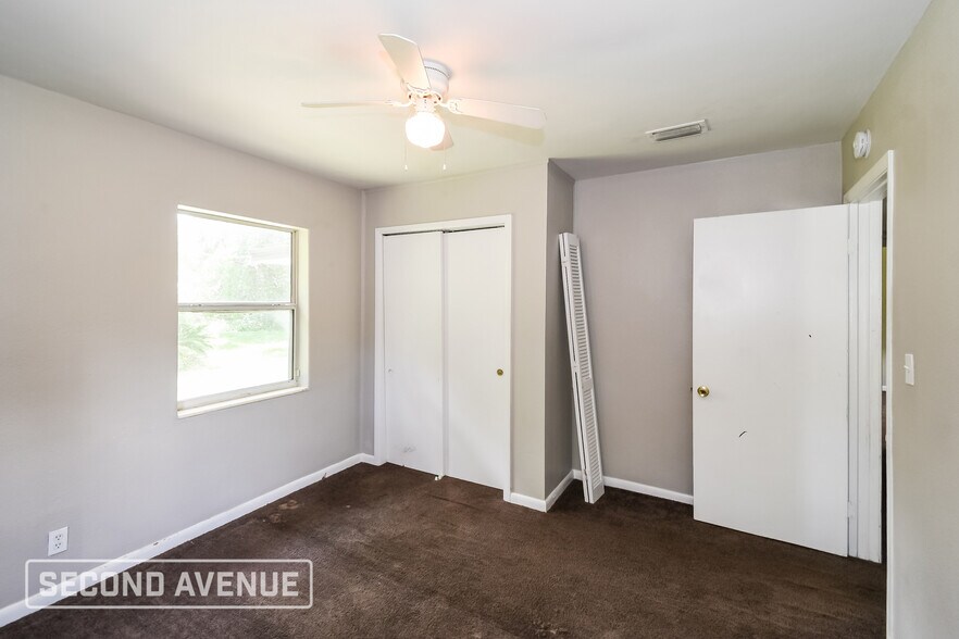 Building Photo - 1544 Breton Rd