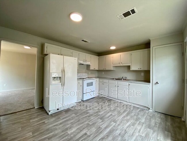 Building Photo - 537 Wyche St