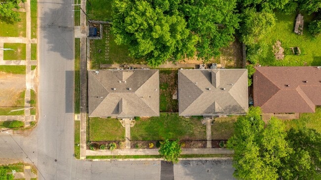 Building Photo - 1724 W 19th St