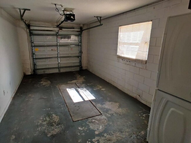Building Photo - 920 Aragon Ave