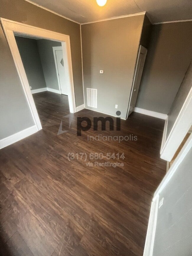 Building Photo - 213 1/2 S Madison Ave