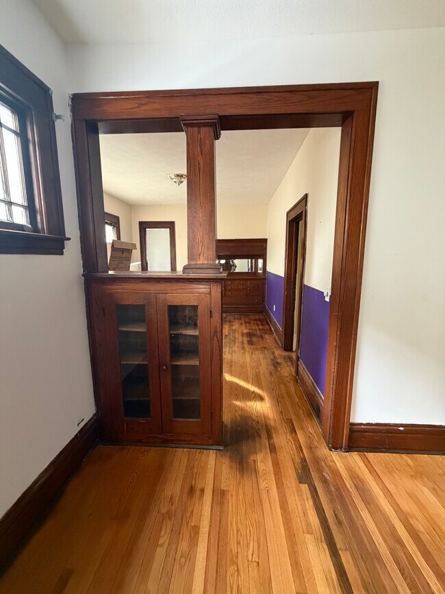 Building Photo - 612 Cherry St