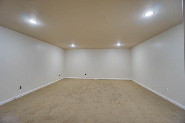 Building Photo - BEAUTIFUL VIEWS of MT. HOOD