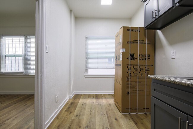 Building Photo - Newly Remodeled Studio Apartment