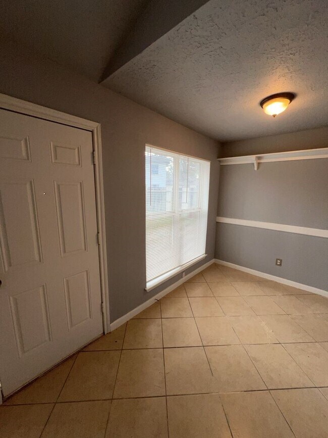 Building Photo - 4546 Algernon Dr