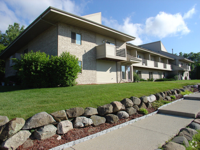 Primary Photo - Maple Grove Apartments