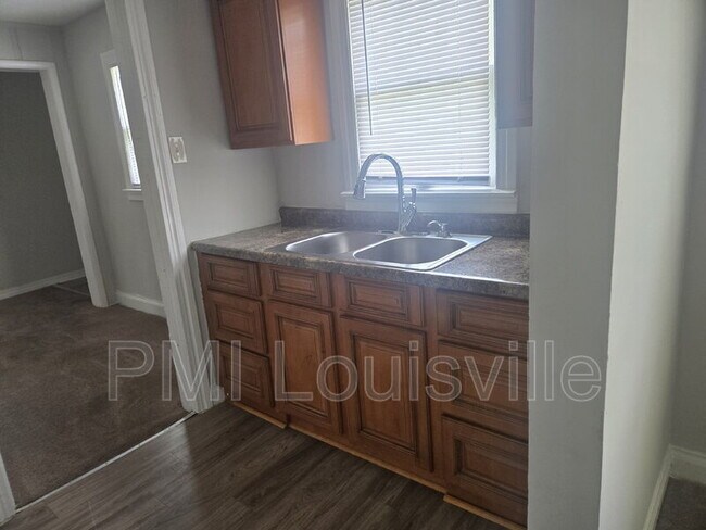 Building Photo - 1714 Bicknell Ave