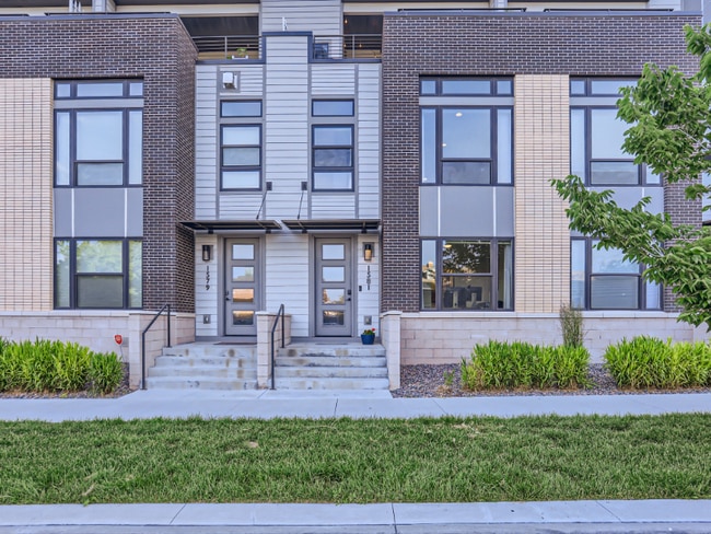 Building Photo - 1581 Perry St