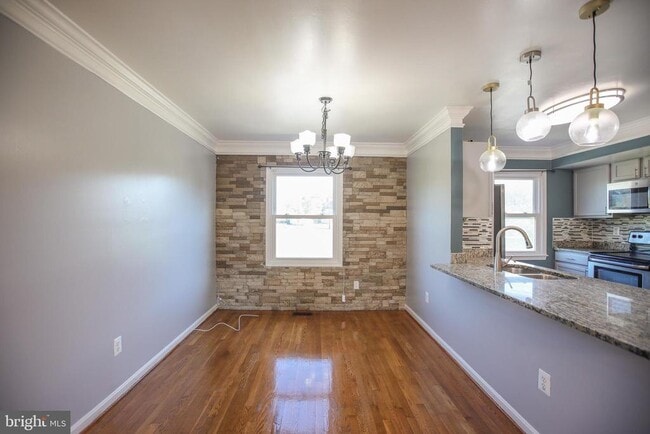 Building Photo - 12337 Chesterton Dr
