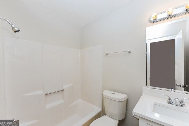 Building Photo - 418 Hearth Pl NW
