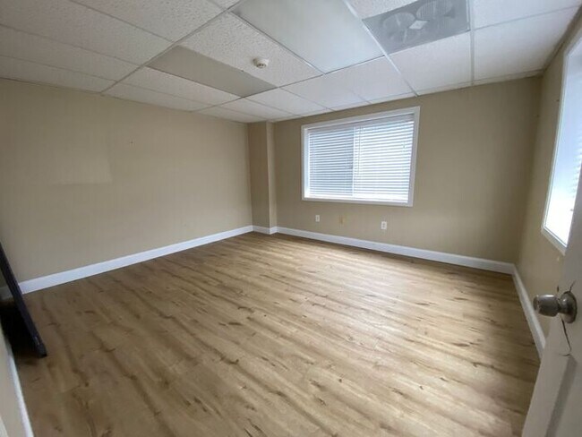 Building Photo - Across from Berkeley City Hall!