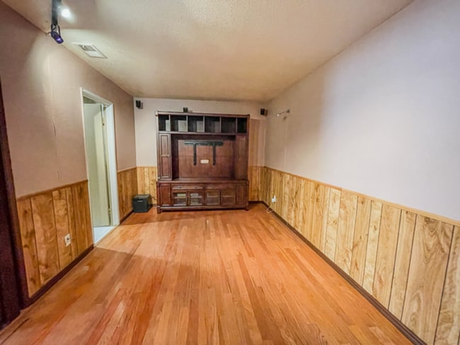 Building Photo - Beautiful 2-Story 3-bedroom home / Move in...