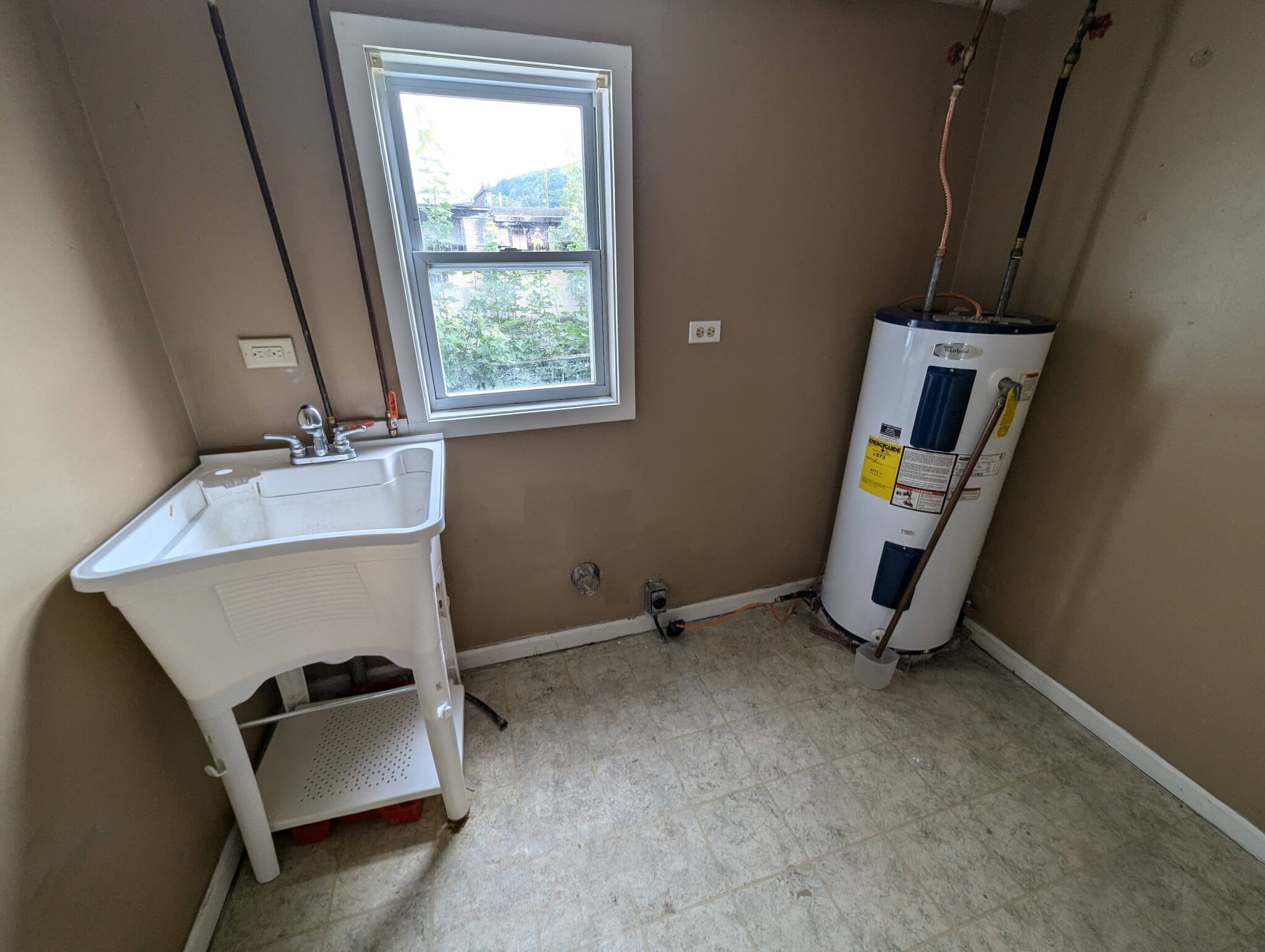 Building Photo - 22 Charlotte Ave