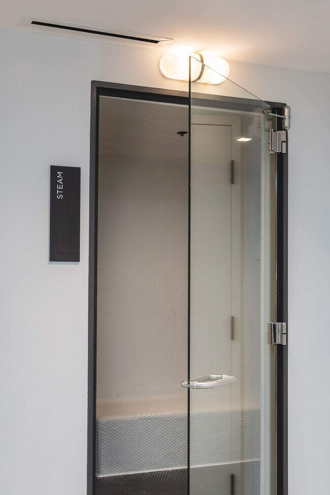 Building Photo - 225 N Miami Ave