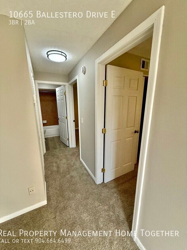 Building Photo - 10665 Ballestero Dr E