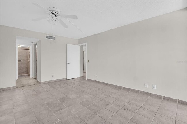 Building Photo - 6158 Palma Del Mar Blvd S