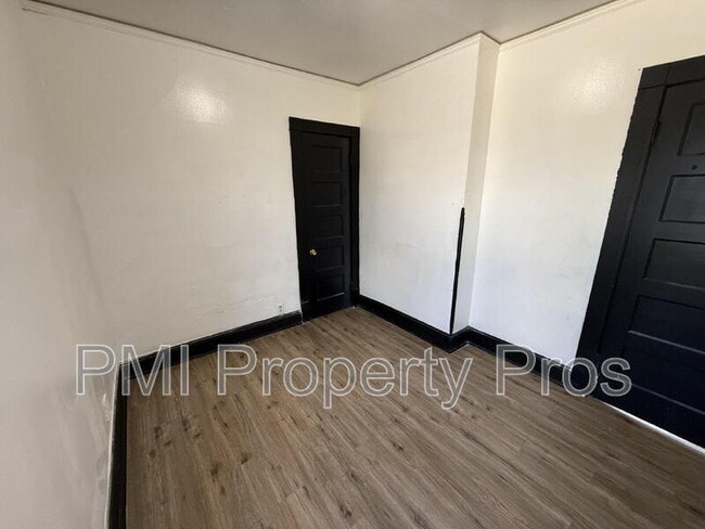 Building Photo - 2940 N Teutonia Ave