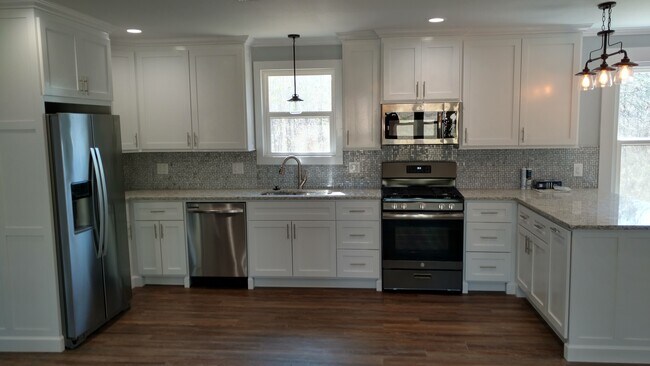 Building Photo - 601 W Tennessee Ave