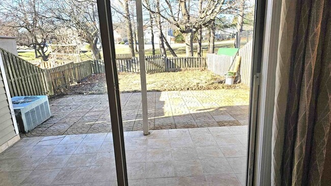 Building Photo - 37 Anderson Ct