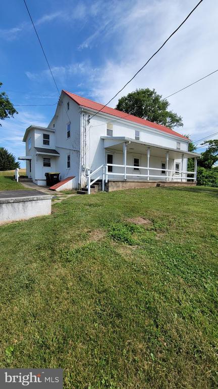 Building Photo - 9 School House Rd