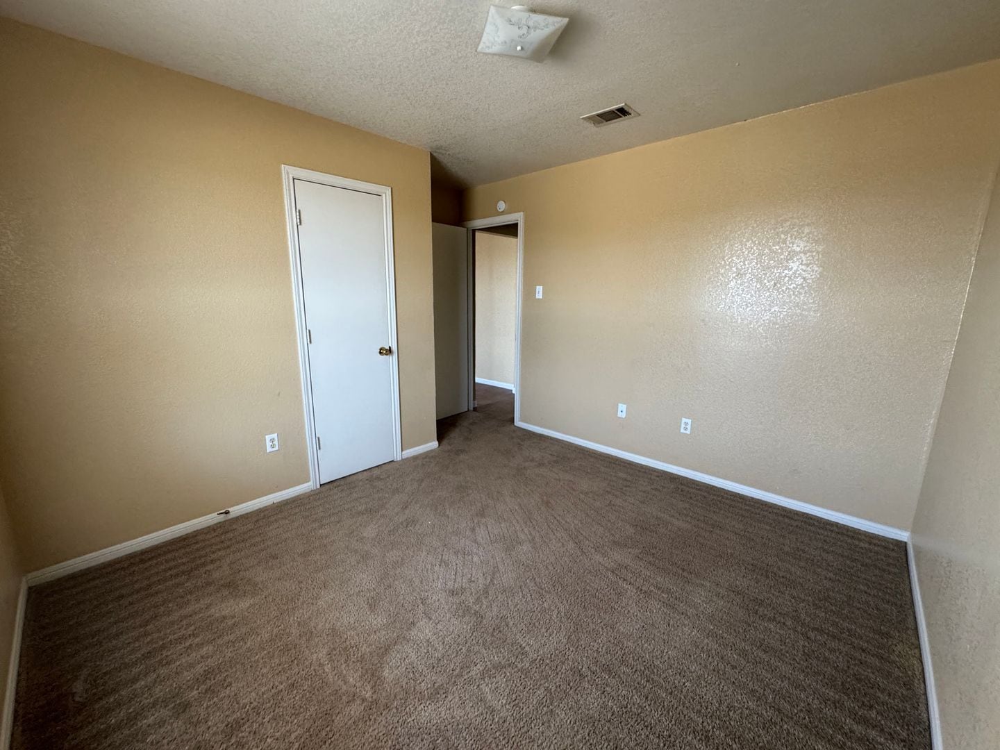 Building Photo - 1002 Circle M Dr