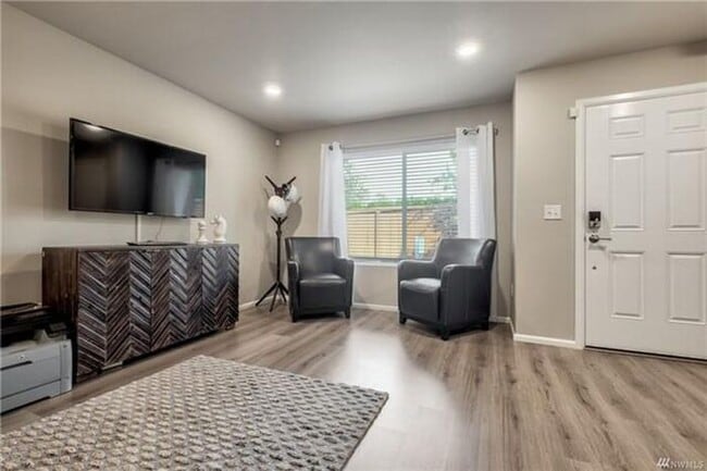 Building Photo - AVAILABLE NOW!! Sunrise TOWN HOME 2BDR 2.5...
