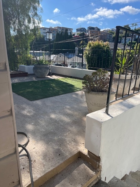 large private front deck - 625 W Maple St