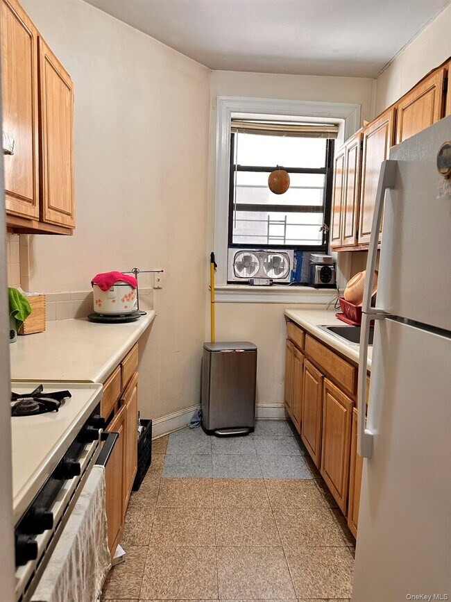 Building Photo - 522 W 151st St