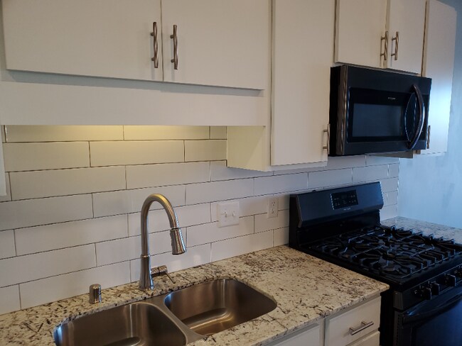 Building Photo - 2180 State Hwy 13