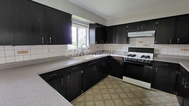 Building Photo - 3BD I 2BA Home w/ Large Yard - Beaverton!