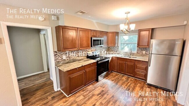 Building Photo - 854 Klondike Ave