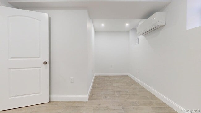 Building Photo - 72-17 66th Pl