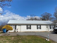 Building Photo - 209 W Jay Dr