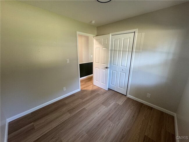 Building Photo - 304 Birchwood Blvd