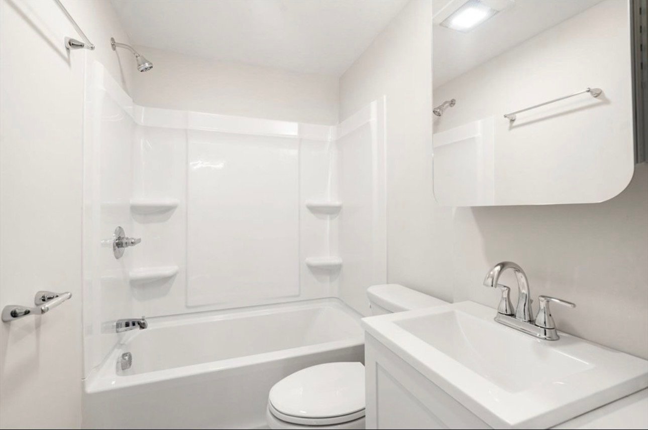 Building Photo - 98 Uncatena Ave