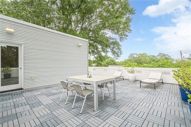 Building Photo - 2269 Briarwood Hills Dr NE