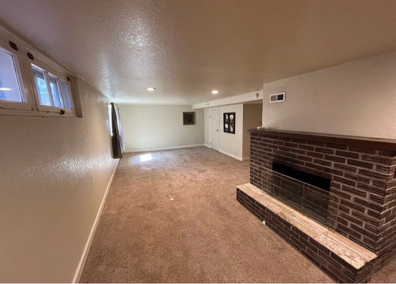 Building Photo - 417 W Evans Ave