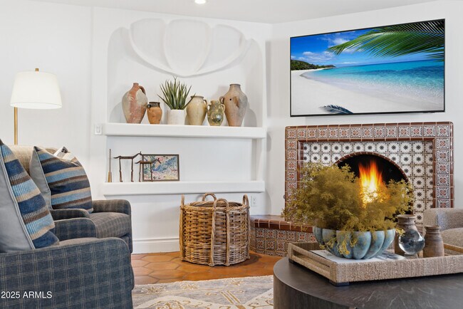 Building Photo - 5828 E Cactus Wren Rd