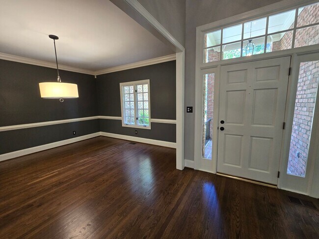 Building Photo - 102 Eyemouth Ct