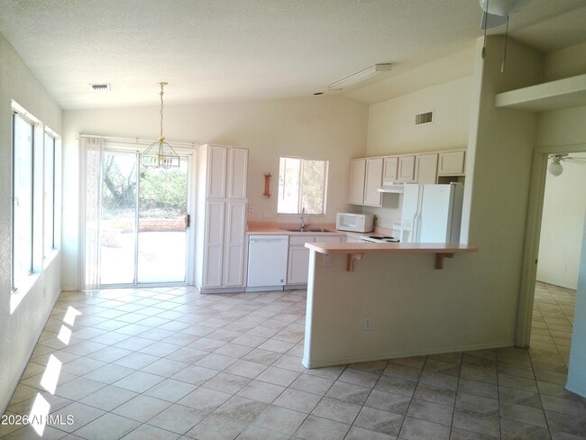 Building Photo - 5520 N Kramer Dr