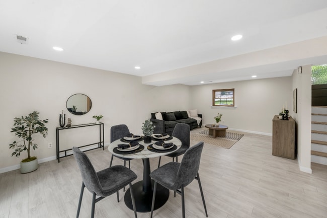 Building Photo - 383 Messina Dr