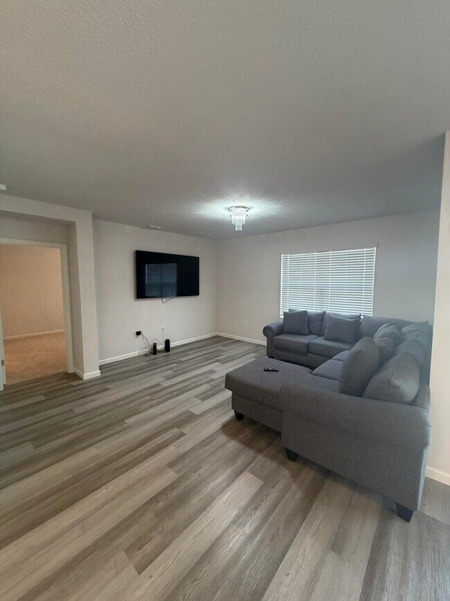 Building Photo - 2008 Olympia Ave SW