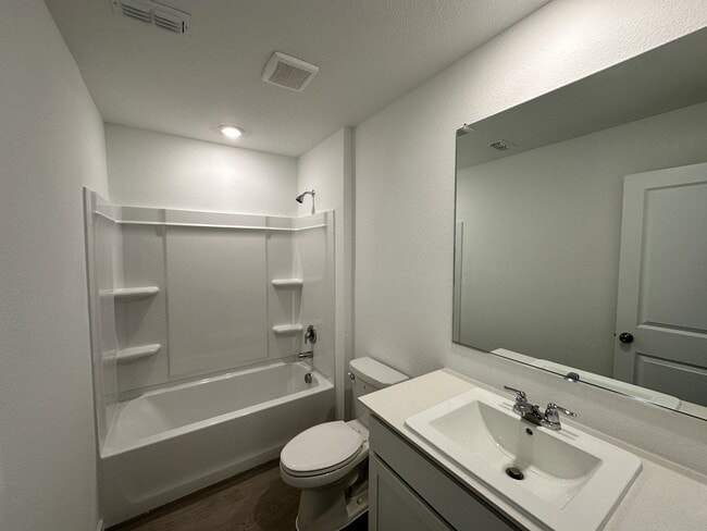 Building Photo - 1629 Elliott Rd