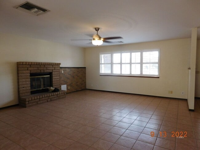 Building Photo - 330 E Wilson Ave