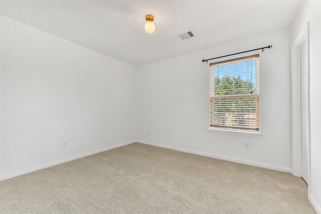 Building Photo - 15134 Trinity Meadow Dr