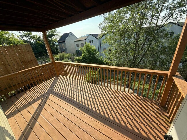 Building Photo - 5311 Wickliff St